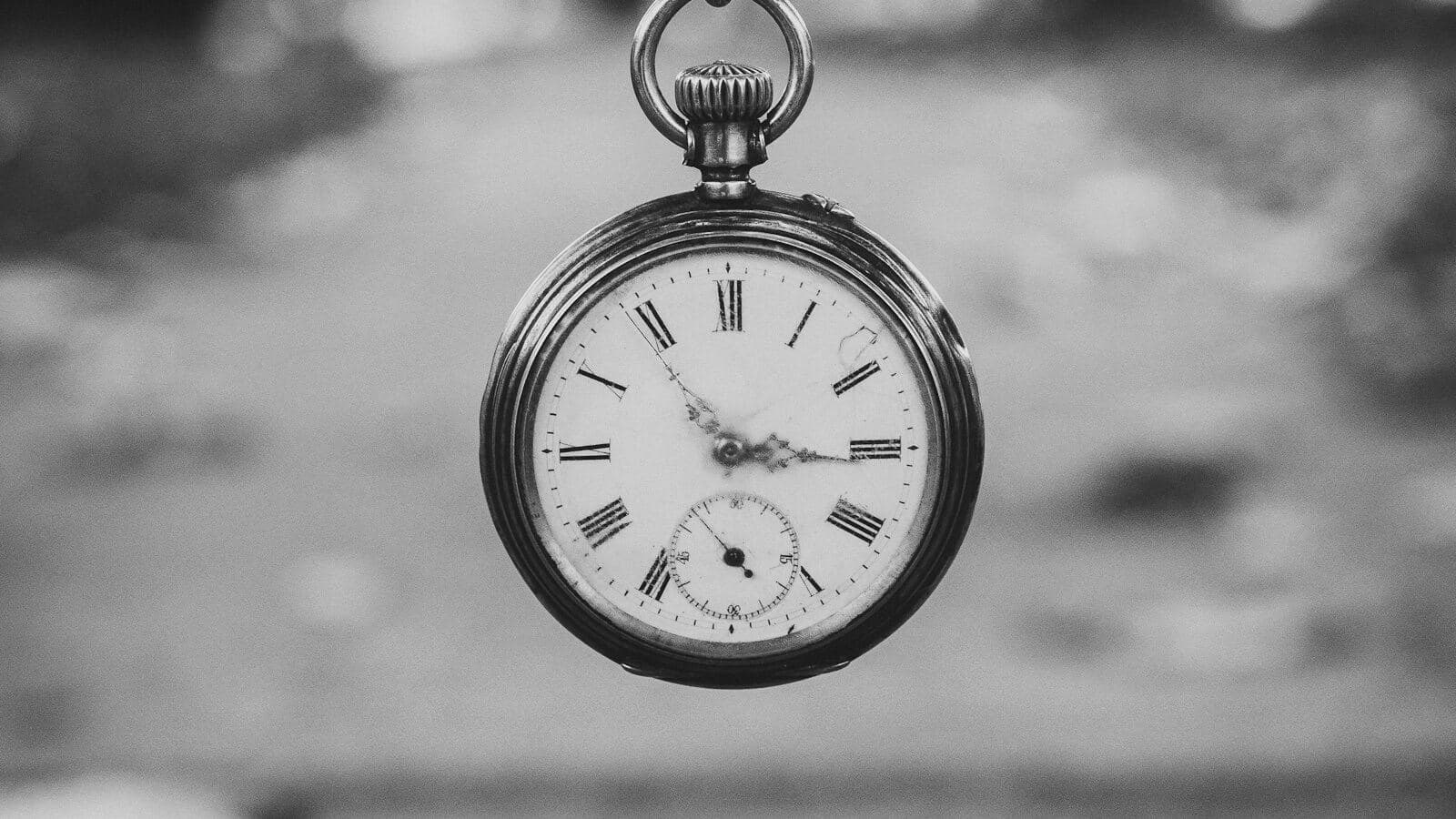 Un reloj de bolsillo antiguo